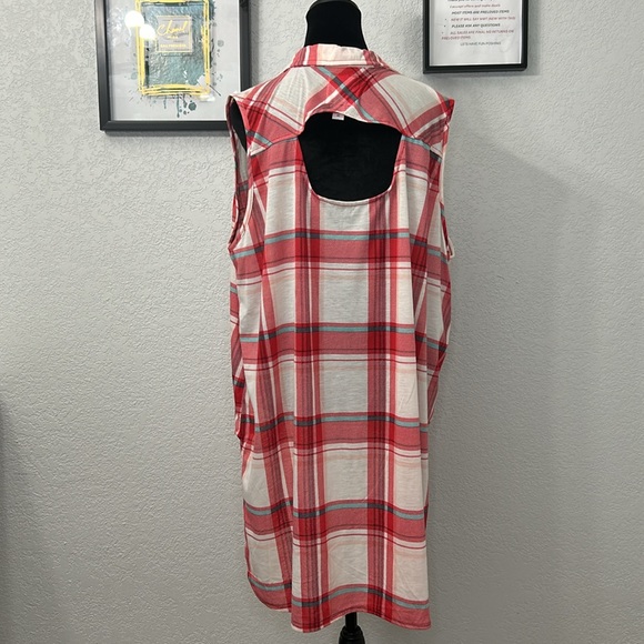 Size small red white plaid button up front tie sleeveless tank vest top - Picture 3 of 11